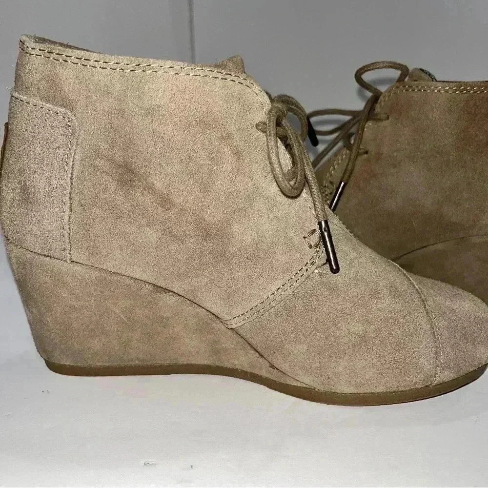 Toms Kayla Lace up Suede Wedge Bootie size 7W shoes - Picture 7 of 11